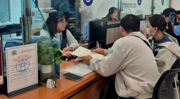 Công chức, viên chức lo lương chưa tăng, giá cả đã “tăng trước”: Áp lực ngày càng lớn