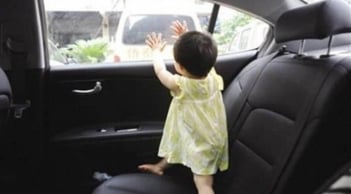 Bé gái hơn 2 tuổi ở Nghệ An tử vong do bị bỏ quên trên ô tô