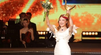 Hương Tràm nói gì sau khi gây tranh cãi vì giành giải thưởng tại Cống hiến 2026