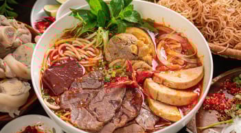 Cách nấu bún bò huế ngon tại nhà