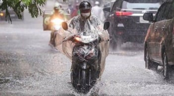 Miền Bắc sắp đón không khí lạnh mới, mưa dông mạnh quay trở lại