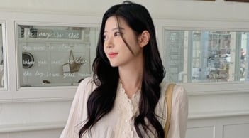 Áo ren bèo nhún “lột xác” mùa hè: Nhẹ nhàng nhưng không còn sến