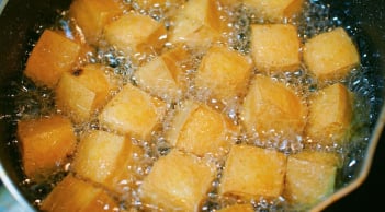 Mẹo rán đậu không ngấm dầu mỡ, để lâu vẫn giòn