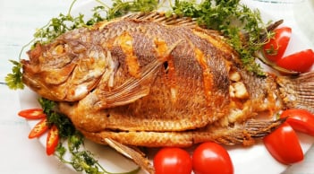 Cách rán cá vàng ươm giòn tan