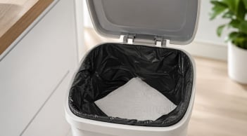  Chỉ cần đặt một tờ giấy vào thùng rác: Mẹo nhỏ tiện lợi bất ngờ