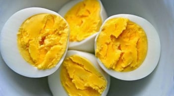 5 người nên thường xuyên ăn trứng luộc vào bữa trưa