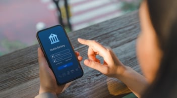 Bị truy nã vì không trả 495 triệu đồng chuyển khoản nhầm: Vụ việc gây xôn xao dư luận