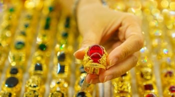 Giá vàng hôm nay 27/4/2026: SJC giảm mạnh, nhà đầu tư “đu đỉnh” 170 triệu vẫn chưa thể hòa vốn