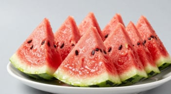 Dưa hấu ngon bổ rẻ, 5 nhóm người này nên ăn thường xuyên