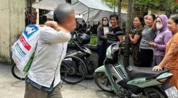 Cảnh tượng chưa từng có tại dự án 925.000 tỷ đồng: Người dân mang bao tải tiền đền bù đất