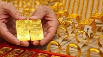 Giá vàng hôm nay 30/4: Lao dốc mạnh, nhà đầu tư “đứng ngồi không yên”