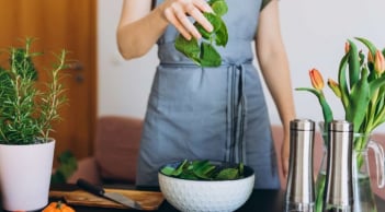 Bổ sung vitamin A đúng cách, “trợ thủ” tự nhiên giúp làn da chậm lão hóa