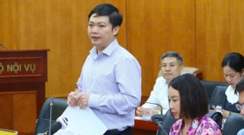 Vì sao Bộ Nội vụ giữ mức lương cơ sở 2,53 triệu đồng/tháng?