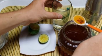 Cách pha nước chanh thải độc, hút cạn mỡ bụng
