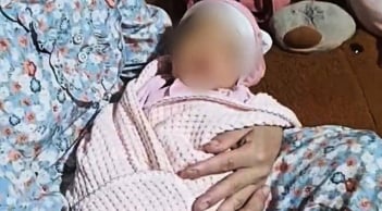 Bé gái bị bỏ rơi ở Ninh Bình kèm lời nhắn gây xót xa: “Con là sinh viên, tự sinh tại phòng trọ”
