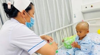 Vụ bé trai 2 tuổi bị bạo hành ở TP.HCM: Thông tin mới nhất