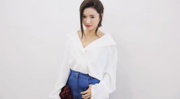 Kiểu áo đang được gái Hàn diện nhiều hè này: Mặc lên vừa mát mẻ vừa tôn xương quai xanh