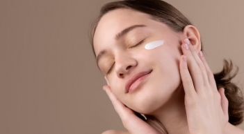 Bôi kem chống nắng mỗi ngày nhưng da vẫn sạm? Rất nhiều người đang mắc 5 sai lầm này