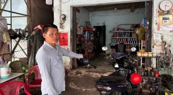Mở loa karaoke gây ồn, bị nhắc nhở liền mang dao sang chém hàng xóm