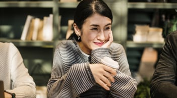 Đàn bà nhanh già, nhan sắc tuột dốc không phanh do làm 4 việc này thường xuyên