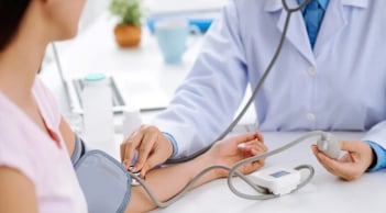 Nhiều người ăn mỗi ngày mà không biết: 5 món ăn vặt tưởng bổ mà âm thầm rước bệnh vào người