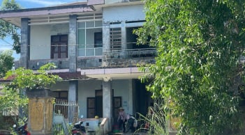 Ghen tuông mù quáng, người đàn ông dùng dao đâm vợ cũ