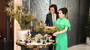 Việt Hương tâm sự về ngày giỗ của đấng sinh thành