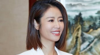 Lâm Tâm Như tuổi 50 vẫn giữ dáng săn chắc nhờ thay đổi hoàn toàn lối sống và giờ giấc sinh hoạt
