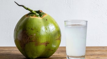 Cách uống dừa giúp eo thon, giảm cân nhanh