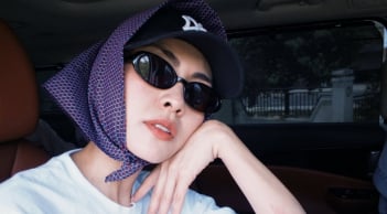 Khăn trùm đầu kiểu “bà thím” bất ngờ trở lại, được Tăng Thanh Hà cùng nhiều sao Việt lăng xê