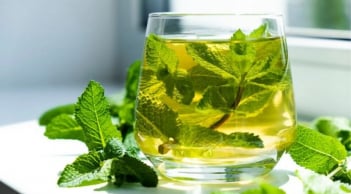 Trà bạc hà có thực sự giúp giảm mụn?