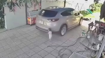 Vì sao cảm biến lùi không cứu được bé 15 tháng tuổi bị ô tô lùi cán tử vong?