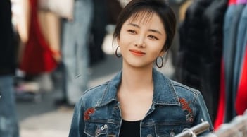 35 tuổi vẫn trẻ như nữ sinh, Đàm Tùng Vận gây chú ý với làn da căng mịn và khí chất đầy sức sống