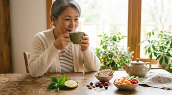 1 ly trà xanh mỗi ngày có thể hỗ trợ giảm mỡ máu ra sao?