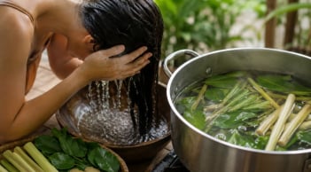 Cách gội đầu bằng sả giúp tóc mềm mượt, hỗ trợ giảm gãy rụng đang được nhiều người áp dụng