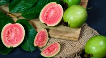 Hạt ổi: Nên ăn hay nên bỏ?