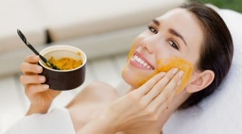 5 cách kết hợp nghệ tươi trong chăm sóc da, hỗ trợ làm sáng và cải thiện vẻ ngoài rạng rỡ
