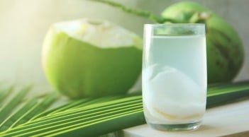 4 kiểu người không nên uống nước dừa