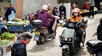 Phụ nữ tự chủ tài chính để bảo vệ bản thân và làm chủ cuộc đời