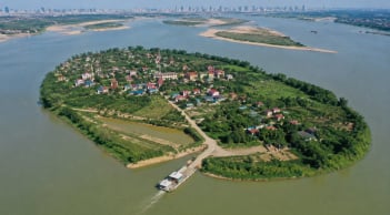Thành phố nào ở Việt Nam không giáp biển nhưng có đảo?