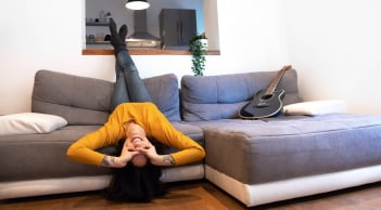 Phụ nữ sống một mình: Cô đơn hay đang hạnh phúc theo cách riêng?
