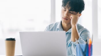 Burnout văn phòng đang âm thầm vắt kiệt sức khỏe của dân công sở