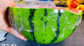 Mẹo bảo quản dưa hấu cắt miếng, để cả tuần vẫn tươi ngon như mới