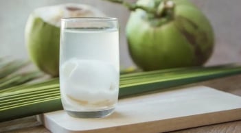 5 Kiểu Người Nên Tránh Uống Nước Dừa Kẻo Ảnh Hưởng Sức Khỏe