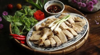 Luộc vịt đừng chỉ cho gừng và sả: Thêm nguyên liệu này, thịt thơm ngọt, không hôi