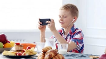 Xây dựng chế độ ăn uống lành mạnh cho trẻ từ những thói quen nhỏ