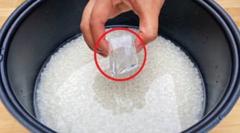 Tại sao bạn nên cho 1 viên đá lạnh vào nồi cơm điện?