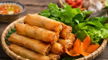 5 mẹo rán nem vàng giòn, không rách vỏ, để lâu vẫn ngon và cấp đông cực tiện