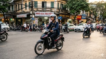 Mẹo tiết kiệm xăng khi đi xe máy: Thay đổi 9 thói quen nhỏ giúp ví tiền luôn rủng rỉnh
