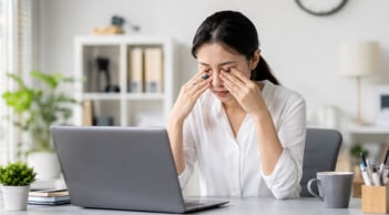 5 cách luyện tập cực nhanh giúp đôi mắt sáng khỏe hơn cho người thường làm việc máy tính